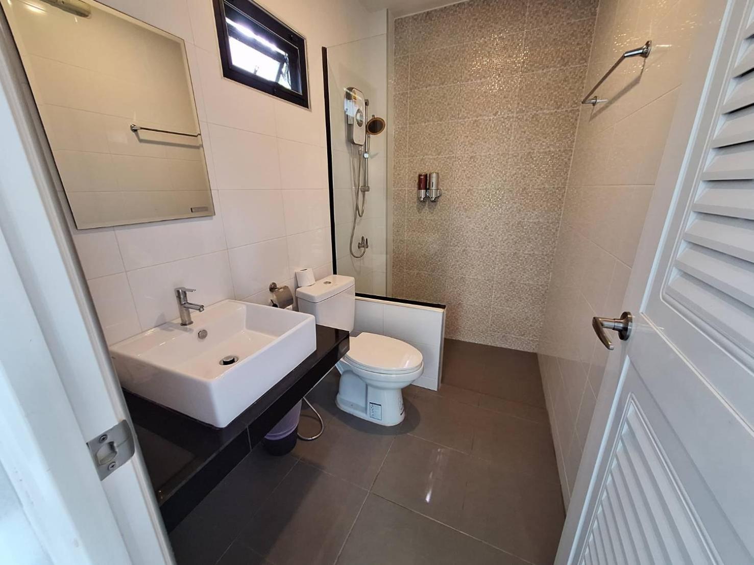 Lanta Noblesse Hotel Koh Lanta Exterior photo